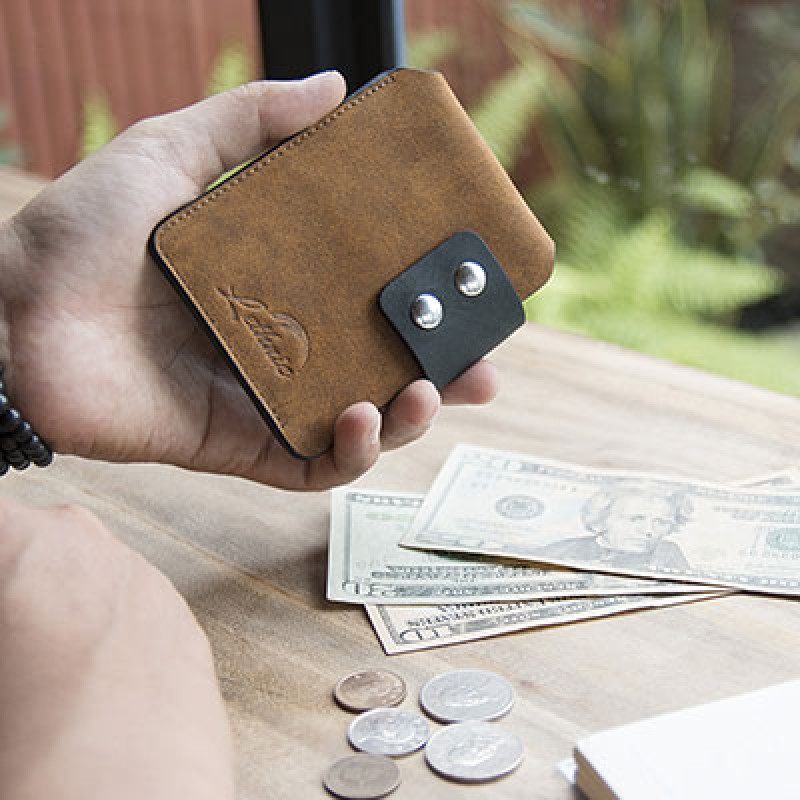 4 Expert Tips On How To Choose The Right Men’s Wallet